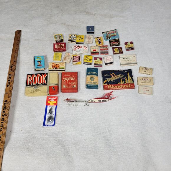 Vintage Lot of Matches Fishing Lures Worders Rooster Tail Indian Rook Crayons - Picture 6 of 16